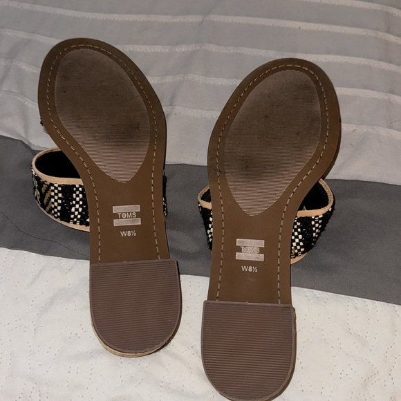 Toms Mariposa Sandals - Picture 4 of 7